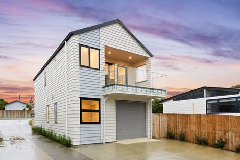 Photo of property in 1/42 Woodside Road, Massey, Auckland, 0614