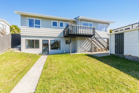 Photo of property in 11 Parkinson Close, Whitby, Porirua, 5024