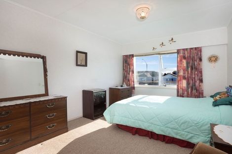 Photo of property in 3b Whitehouse Road, Titahi Bay, Porirua, 5022