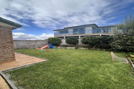 Photo of property in 155c Hobsonville Road, West Harbour, Auckland, 0618