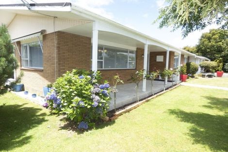 Photo of property in 7b John Guthrie Place, Merrilands, New Plymouth, 4312