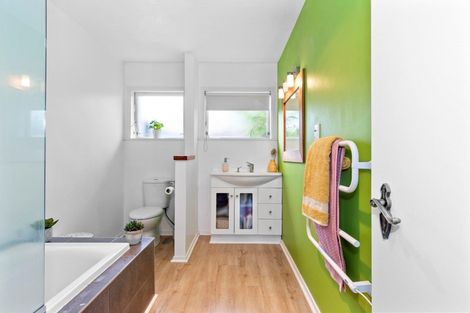 Photo of property in 2/230 Valley Road, Mount Maunganui, 3116