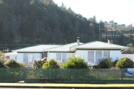Photo of property in 208 Kuranui Street, Thames, 3500