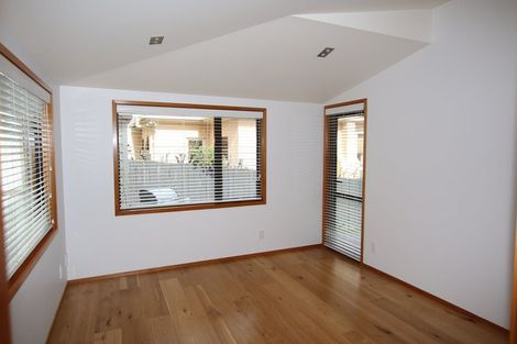 Photo of property in 1/1 Richards Avenue, Forrest Hill, Auckland, 0620