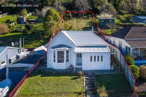 Photo of property in 27 Voelas Road, Lyttelton, 8082