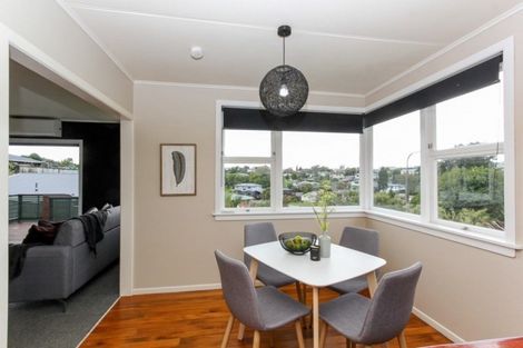 Photo of property in 10 Carlton Terrace, Westown, New Plymouth, 4310