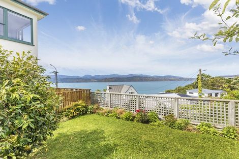 Photo of property in 156 Nevay Road, Karaka Bays, Wellington, 6022