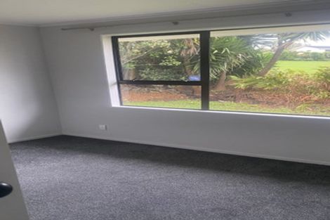 Photo of property in 41 Lavelle Road, Henderson, Auckland, 0612