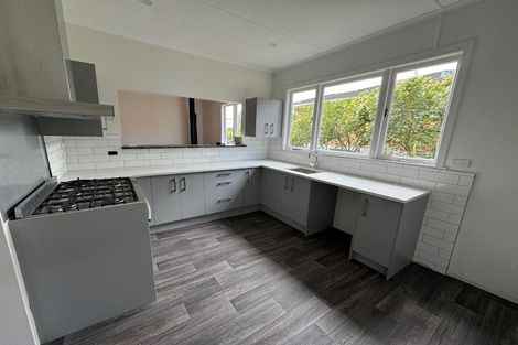 Photo of property in 80 Woodglen Road, Glen Eden, Auckland, 0602