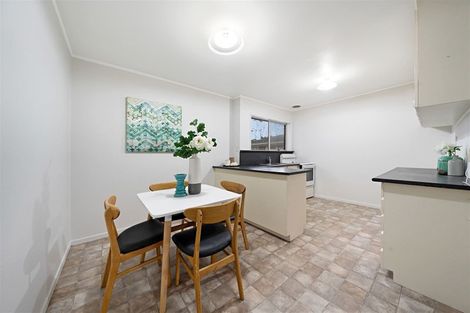 Photo of property in 5/15a Oates Road, Glen Eden, Auckland, 0602