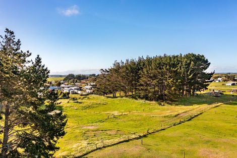 Photo of property in 9 Ripa Street, Tangimoana, 4822