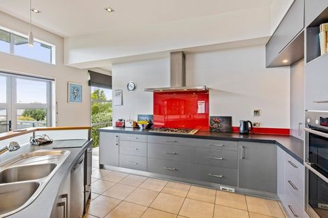 Photo of property in 12 Millennium Hill, Paraparaumu, 5032