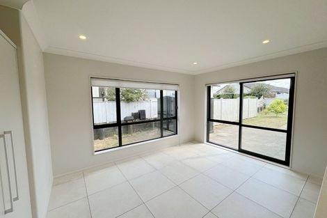 Photo of property in 11 Kaimanawa Road, Karaka, Papakura, 2113