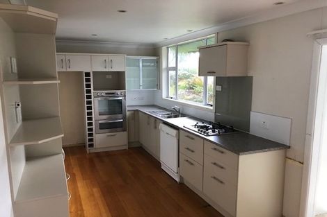 Photo of property in 31 Awaroa Road, Sunnyvale, Auckland, 0612