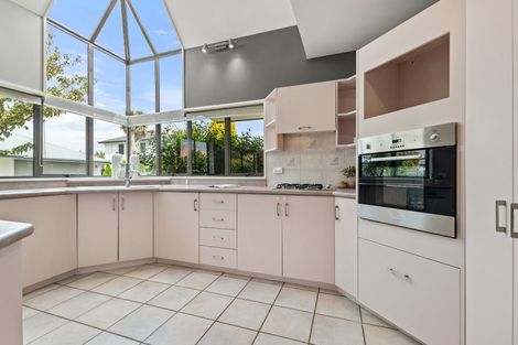 Photo of property in 2 Lantern Lane, Halswell, Christchurch, 8025