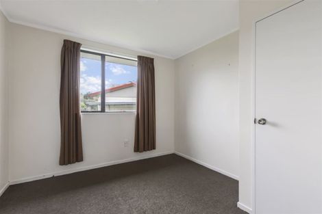Photo of property in 2/61 Redcrest Avenue, Red Hill, Papakura, 2110