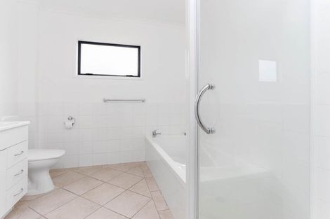 Photo of property in 13 Barnea Circle, Glen Eden, Auckland, 0602