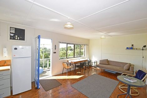 Photo of property in 8 Spray Crescent, Leigh, 0985