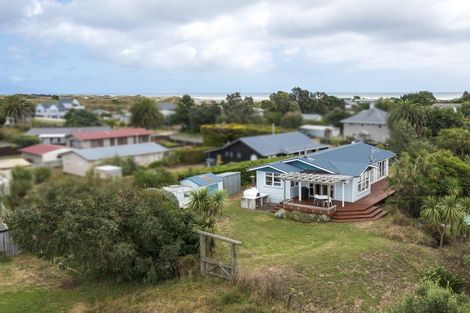 Photo of property in 44 Sarah Street, Waikawa Beach, Levin, 5573