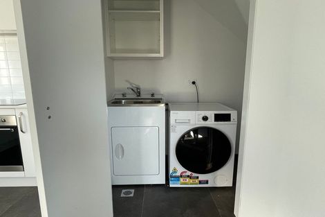 Photo of property in 1/110 Kervil Avenue, Te Atatu Peninsula, Auckland, 0610