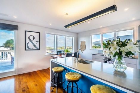 Photo of property in 1/15 Colonial Road, Chatswood, Auckland, 0626