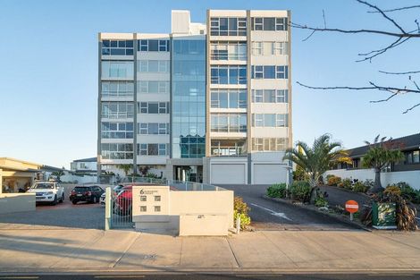 Photo of property in Elizabeth Height Apartments, 8 Elizabeth Street, Tauranga, 3110
