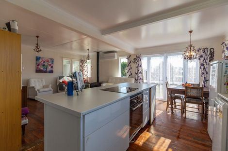 Photo of property in 21 Hayward Road, Ngatea, 3503