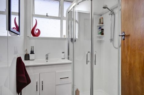 Photo of property in 14 Buchanan Place, Hawera, 4610