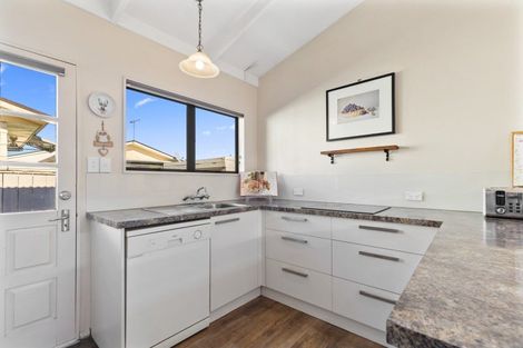 Photo of property in 1/184 Tahunanui Drive, Tahunanui, Nelson, 7011