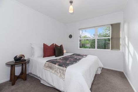 Photo of property in 42 Hereford Street, Te Atatu Peninsula, Auckland, 0610