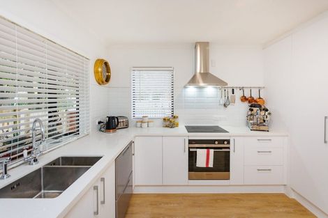 Photo of property in 3 Winston Avenue, Hokowhitu, Palmerston North, 4410