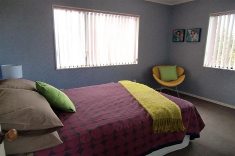 Photo of property in 7 Larsen Place, Merrilands, New Plymouth, 4312