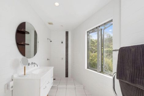 Photo of property in 96 Victory Road, Laingholm, Auckland, 0604