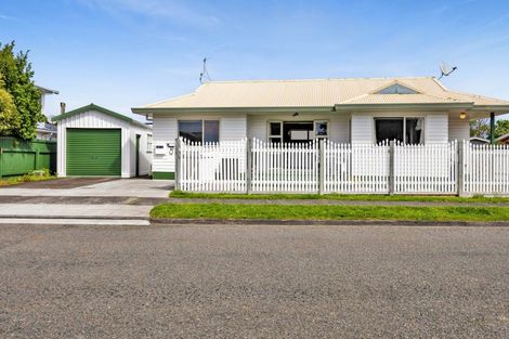 Photo of property in 57 Murray Avenue, Hawera, 4610