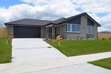 Photo of property in 2 Bill Miller Drive, Papamoa, 3118