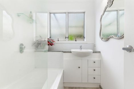 Photo of property in 59 Weatherly Road, Torbay, Auckland, 0630