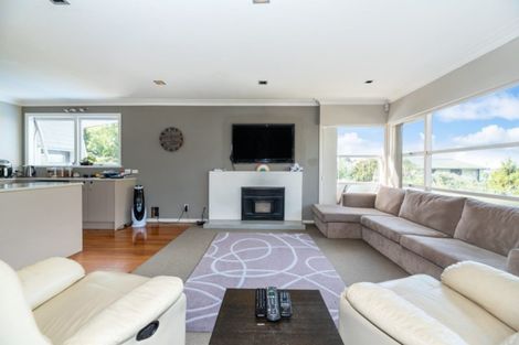 Photo of property in 30 Triangle Road, Massey, Auckland, 0614