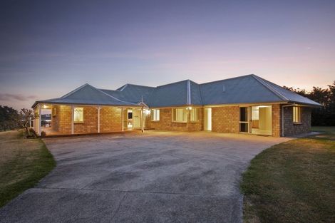 Photo of property in 49 Wharf Road, Clarks Beach, Pukekohe, 2679