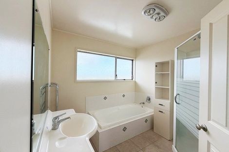 Photo of property in 77 Coronation Road, Hillcrest, Auckland, 0627