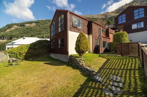 Photo of property in 5 Arawata Terrace, Fernhill, Queenstown, 9300