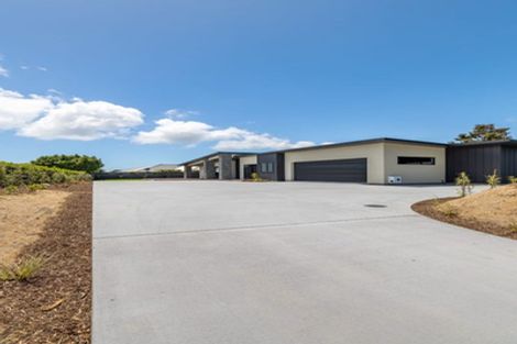 Photo of property in 2 Marsden Place, Hurworth, New Plymouth, 4310