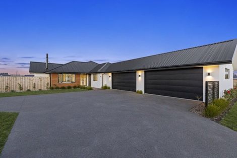 Photo of property in 23 Ridgeland Way, West Melton, 7618