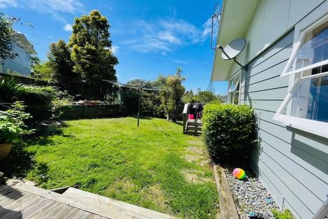 Photo of property in 1/5 Mchardy Place, Glenfield, Auckland, 0627