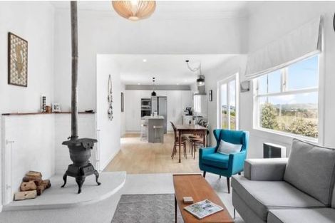 Photo of property in 37 Cameron Road, Waiuku, 2681