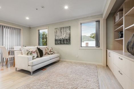 Photo of property in 25 Wicklam Lane, Greenhithe, Auckland, 0632