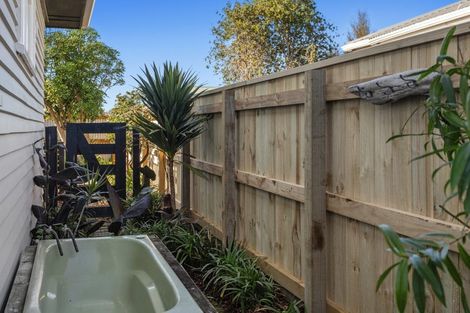 Photo of property in 15 Matai Street, Edgecumbe, 3120