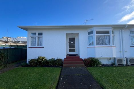 Photo of property in 1-3 Terrace Street, Roslyn, Palmerston North, 4414