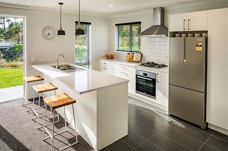 Photo of property in 5 Yorkshire Close, Whitby, Porirua, 5024