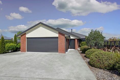 Photo of property in 7 Routhan Way, Carterton, 5713