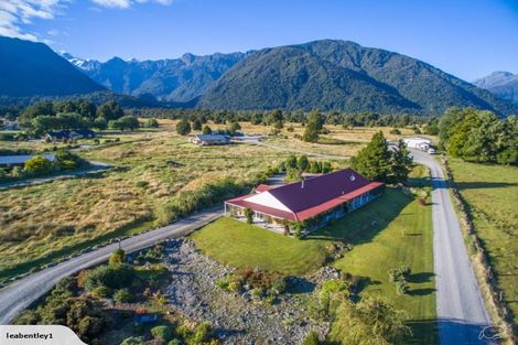Photo of property in Misty Peaks B And B, 105 Cook Flat Road, Fox Glacier, 7886